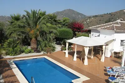 Image de Belle villa située dans une charmante vallée, près de Competa, Nerja et de la mer.