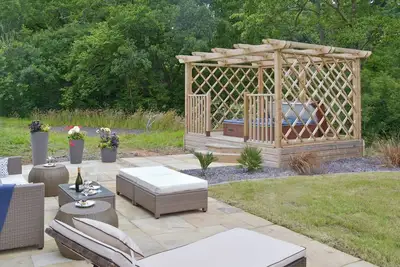 Image de 4 chambres à coucher à Cheriton Bishop