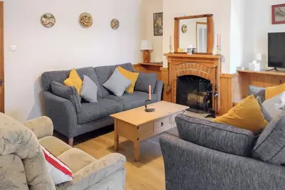 Image de 3 chambres à coucher à Chickerell, near Weymouth