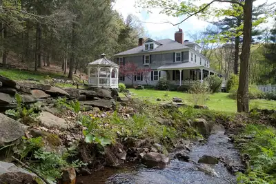 Image de ** Charme et privé Catskills Getaway! ** 4 saisons, 16ppl +, bienvenus pour les chiens