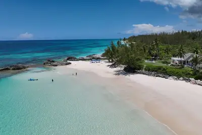 Image de Magnifiquement relaxant Beach Front Cottage, emplacement Prime Banks Road