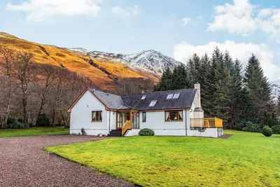 Image de 4 chambres à coucher à Glencoe Village