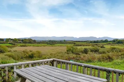Image de Hébergement de 3 chambres à Llanbedrgoch, près de Benllech