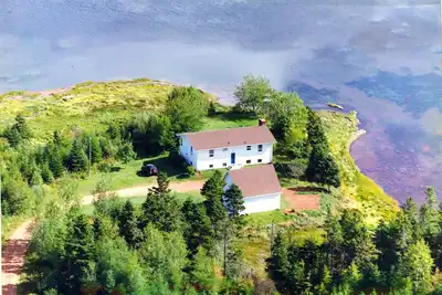 Image de Maison sur la charmante péninsule retiré dans Fortune.