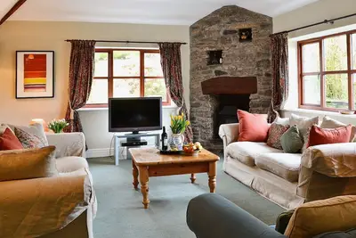 Image de 3 chambres à coucher à Altarnun, near Launceston