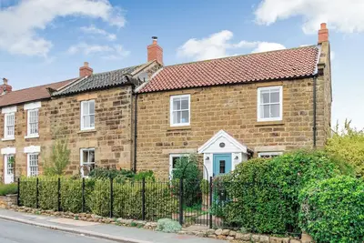 Image de 3 chambres à coucher à Burniston, near Scarborough