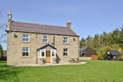 Image de 4 chambres à coucher à Newton, near Stocksfield