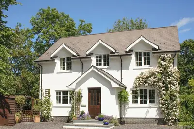Image de 4 chambres à coucher à Llechryd, near Cardigan