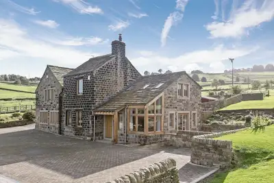 Image de 2 chambres à coucher à Luddendenfoot, near Hebden Bridge