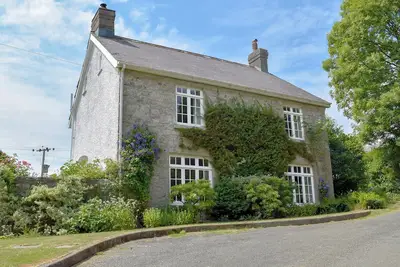 Image de 4 chambres à coucher à Wolfscastle, near Haverfordwest