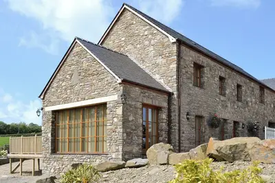 Image de 4 chambres à coucher à Mydroilyn, near Aberaeron