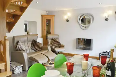 Image de 2 chambres à coucher à Pontarddulais, near Llanelli