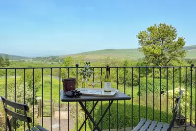 Image de 2 chambres à coucher à Rosebush, near Narberth