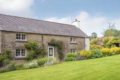 Image de 2 chambres à coucher à Penrherber, Newcastle Emlyn