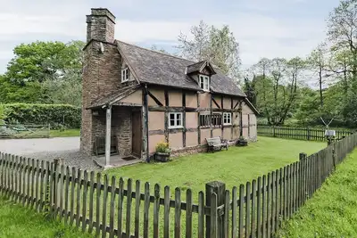 Image de 2 chambres à coucher à Stoke Prior, near Leominster