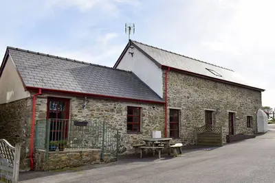 Image de 3 chambres à coucher à Glynarthen, near Cardigan