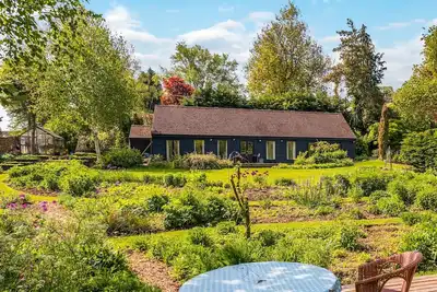 Image de 3 chambres à coucher à Sevenhampton, near Cheltenham