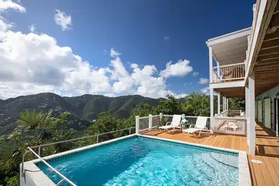 Image de Charmante villa de luxe avec super vues \/ piscine \/ 2-8 personnes