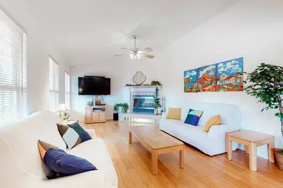 Image de Nouvelle Liste! Cabine confortable w / porche, promenade au terrain de golf / restaurant / piscine