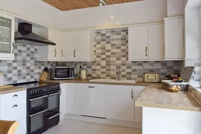 Image de Hébergement de 8 chambres à Llawhaden, près de Narberth