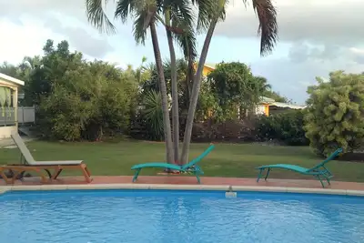 Image de Maison avec très grand jardin et piscine situé en bordure de mers