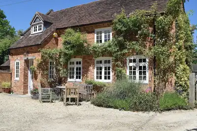 Image de 2 chambres à coucher à Aston Cantlow, near Stratford