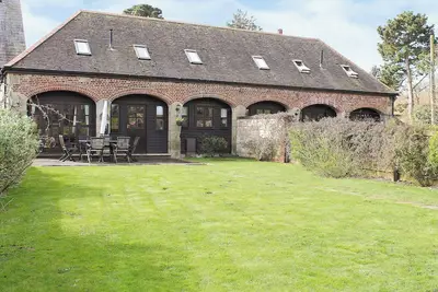 Image de 2 chambres à coucher à Apse Wood, near Shanklin