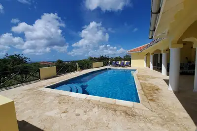 Image de Villa Paradise Paradise avec vue sur l'océan et piscine privée
