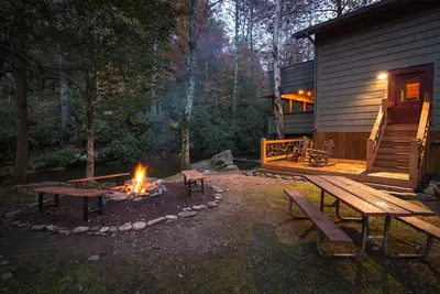 Image de Les clients apprécieront vraiment cette belle maison tout en écoutant les sons de la rivière