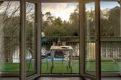 Image de 4 chambres à coucher à Wroxham