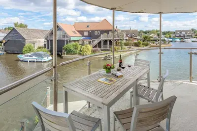 Image de 4 chambres à coucher à Wroxham, near Norwich