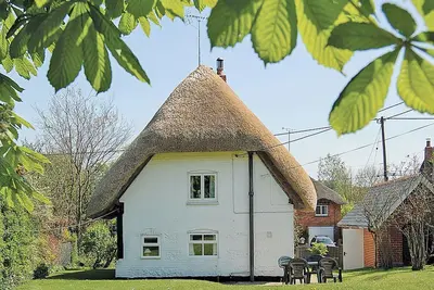 Image de 2 chambres à coucher à Aughton, near Marlborough