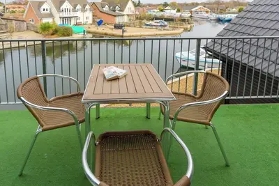 Image de 4 chambres à coucher à Wroxham