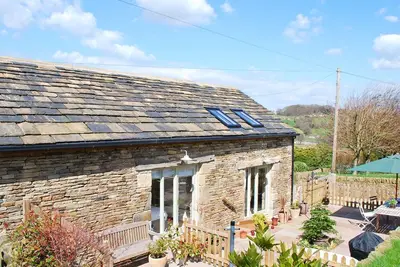 Image de 2 chambres à coucher à Almondbury