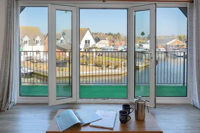 Image de 4 chambres à coucher à Wroxham