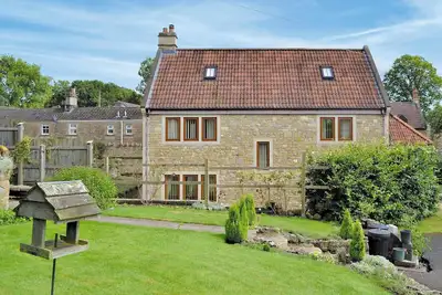 Image de 5 chambres à coucher à Wellow, near Bath