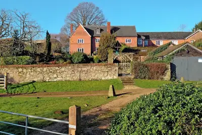 Image de 4 chambres à coucher à Newent