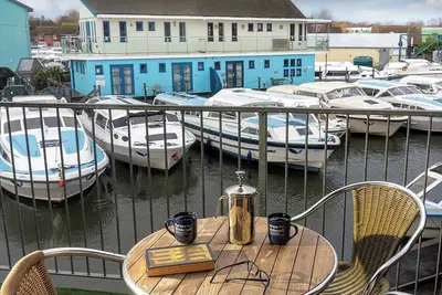 Image de 4 chambres à coucher à Wroxham