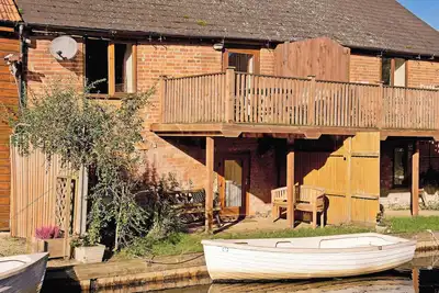 Image de 2 chambres à coucher à Wayford Bridge, near Stalham