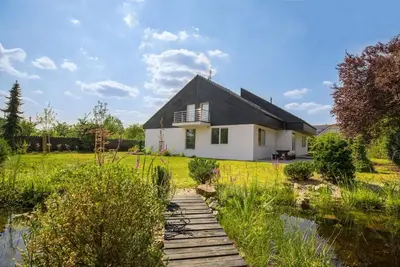 Image de Vacances avec des enfants dans une impressionnante villa au sud de Prague