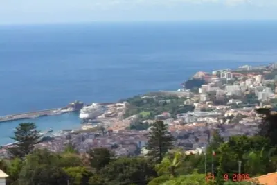 Image de Appartement 2 balcons donnant sur la ville, le port les jardins et les montagnes