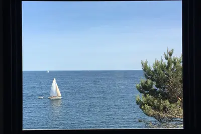 Image de L'Oceanfront Compound avec des vues spectaculaires sur l'océan depuis presque toutes les pièces