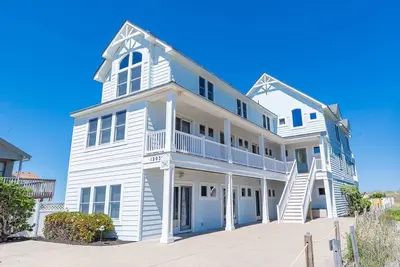 Image de K1208 Je vais en Caroline. Front de mer, piscine, bain à remous, billard, théâtre