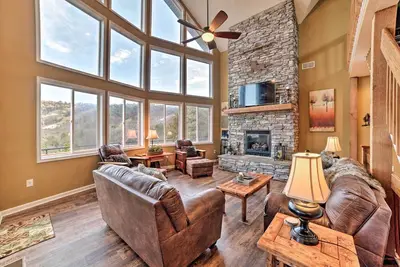 Image de Majestic Massanutten Home w / vue imprenable sur la pente!