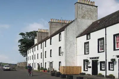 Image de 2 chambres à coucher à Cramond Village, Edinburgh