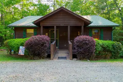 Image de Vous recherchez un chalet et une détente ultime? Ce chalet décoré par allemand est l'escapade parfaite!
