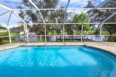 Image de Single Family Home with heated Pool - Gulf Access and Boat Dock! ! !