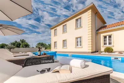 Image de Villa Jakov belle villa de 4 chambres