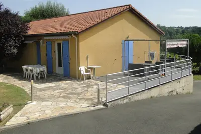 Image de Très agréable suite totalement indépendante avec sa salle de bains privative