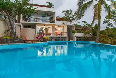 Image de Condo moderne avec vue sur l'océan à 5 minutes à pied de la plage - Côté nord